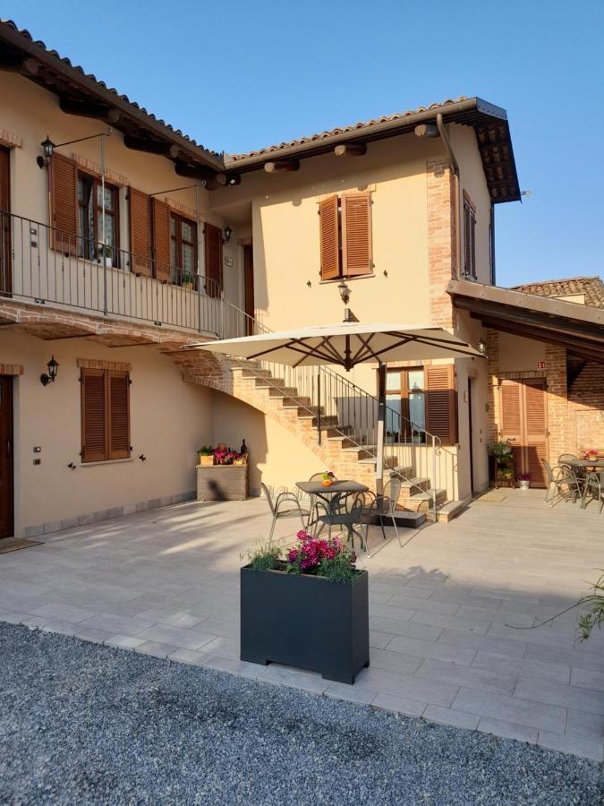 Agriturismo I Grappoli Serralunga d'Alba Exterior photo
