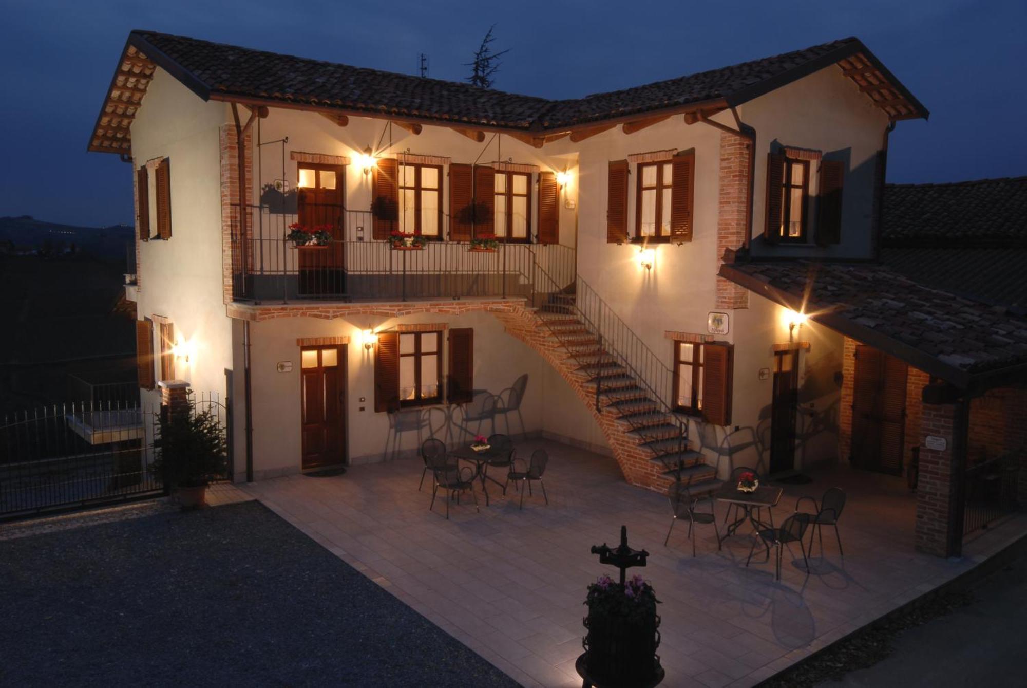 Agriturismo I Grappoli Serralunga d'Alba Exterior photo